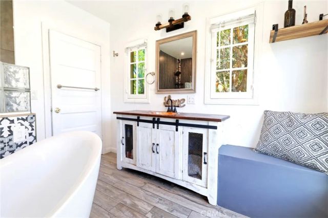 1394 N Raymond, Pasadena, CA 91103