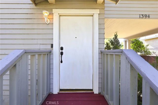 1394 N Raymond, Pasadena, CA 91103