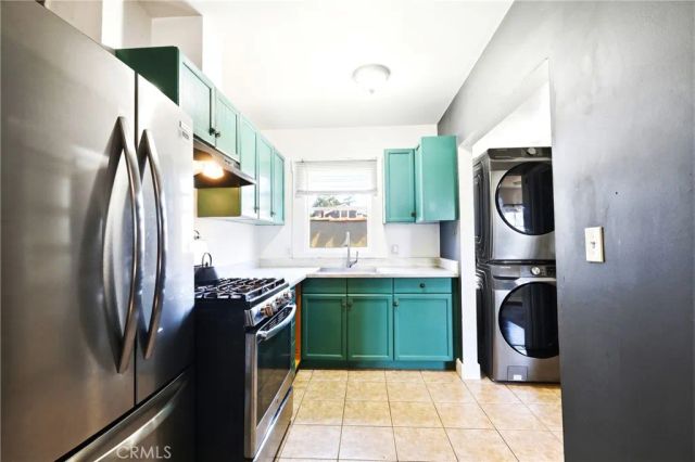 1394 N Raymond, Pasadena, CA 91103