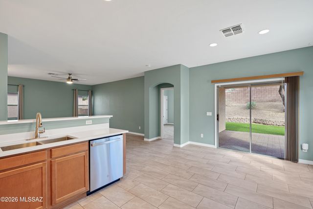 5582 W Sunset Vista Place, Marana, AZ 85658