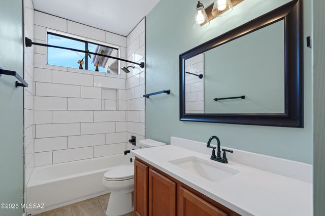 5582 W Sunset Vista Place, Marana, AZ 85658