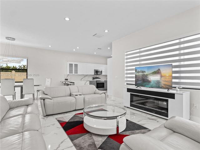 13331 SW 41st St, Miami, FL 33175