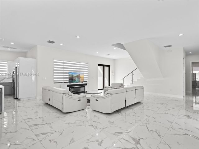 13331 SW 41st St, Miami, FL 33175