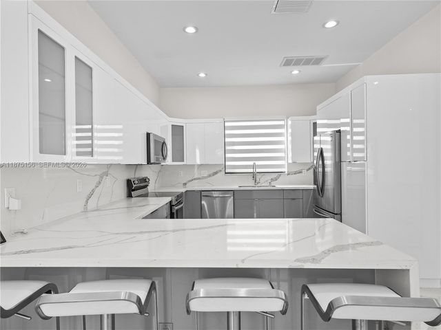 13331 SW 41st St, Miami, FL 33175