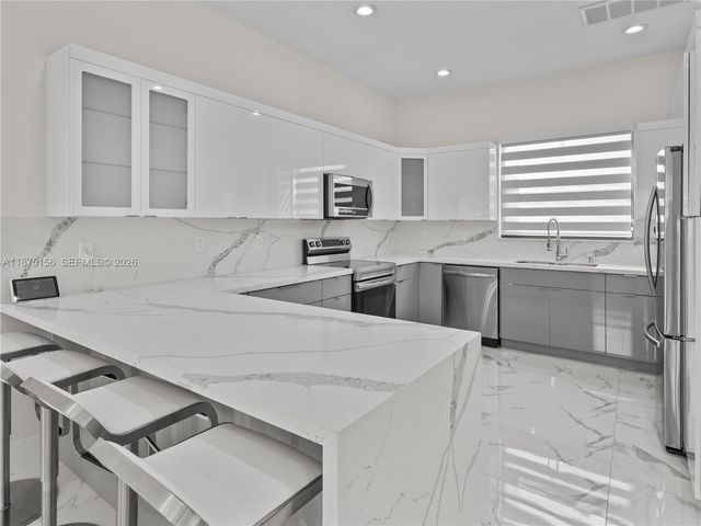 13331 SW 41st St, Miami, FL 33175