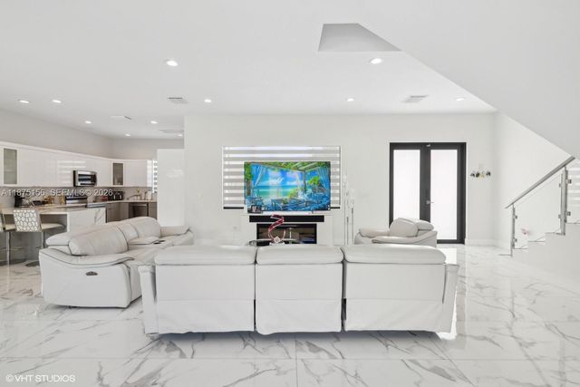 13331 SW 41st St, Miami, FL 33175