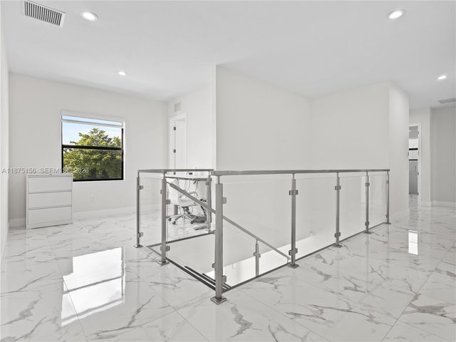 13331 SW 41st St, Miami, FL 33175