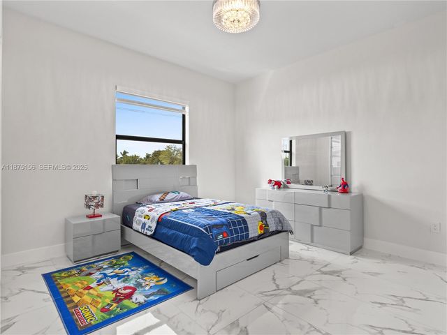 13331 SW 41st St, Miami, FL 33175