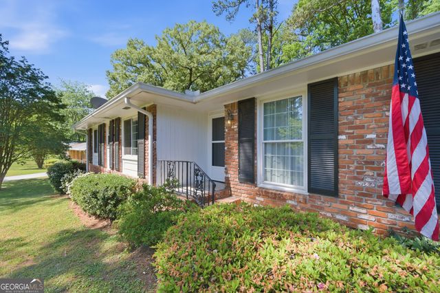 2196 Winding Way, Tucker, GA 30084