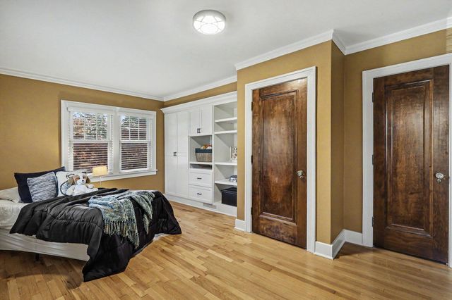 588 Central Avenue, Holland City, MI 49423