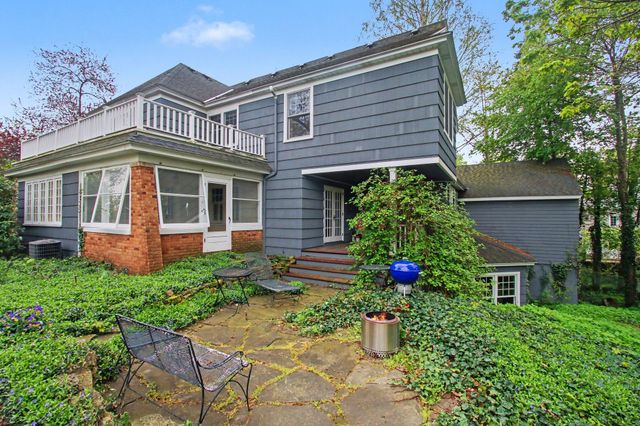 588 Central Avenue, Holland City, MI 49423