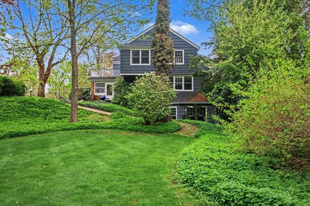 588 Central Avenue, Holland City, MI 49423