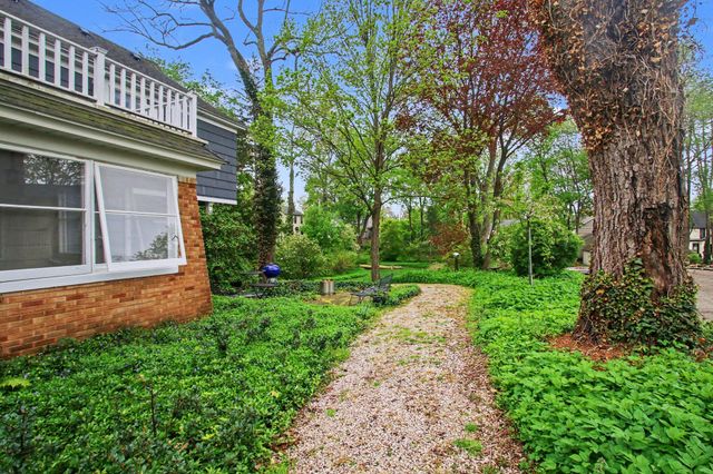 588 Central Avenue, Holland City, MI 49423