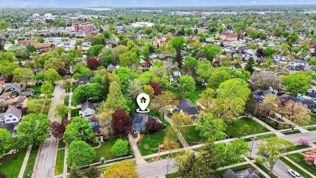 588 Central Avenue, Holland City, MI 49423
