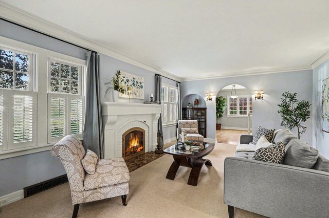 588 Central Avenue, Holland City, MI 49423