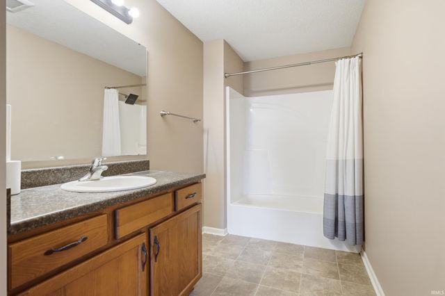 15607 Grassy Willow Drive, Huntertown, IN 46748