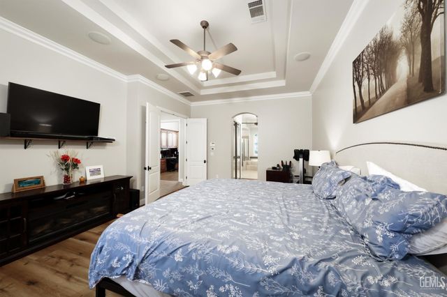 12700 Thronwood Drive, Bakersfield, CA 93311