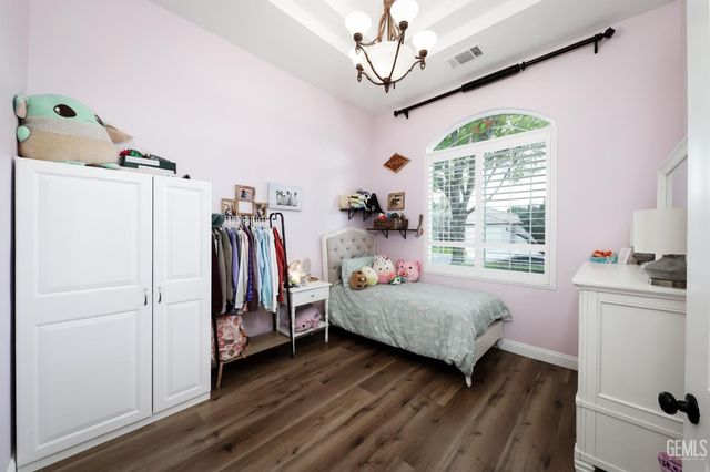 12700 Thronwood Drive, Bakersfield, CA 93311