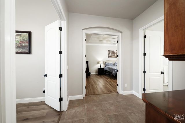 12700 Thronwood Drive, Bakersfield, CA 93311