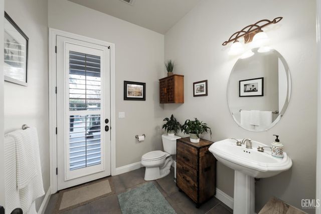 12700 Thronwood Drive, Bakersfield, CA 93311