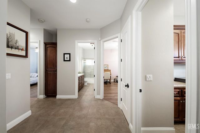 12700 Thronwood Drive, Bakersfield, CA 93311