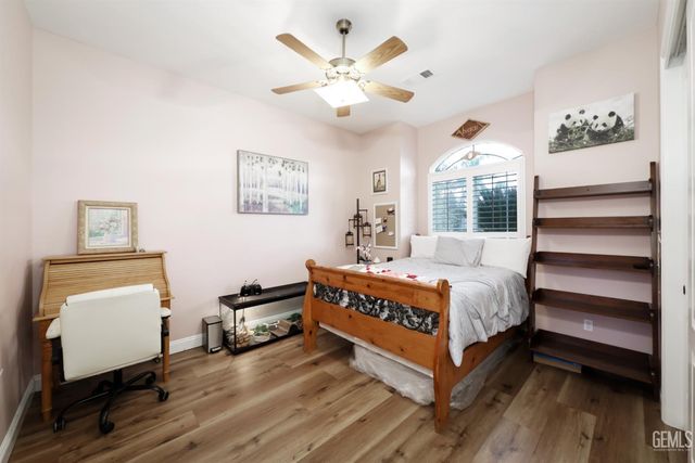 12700 Thronwood Drive, Bakersfield, CA 93311