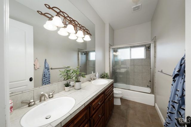 12700 Thronwood Drive, Bakersfield, CA 93311