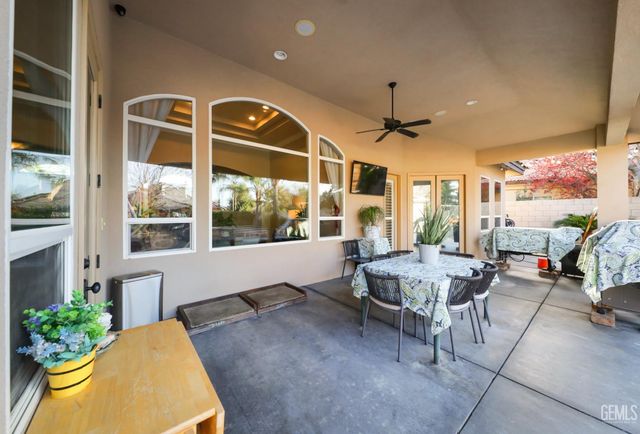 12700 Thronwood Drive, Bakersfield, CA 93311