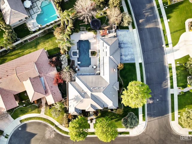 12700 Thronwood Drive, Bakersfield, CA 93311