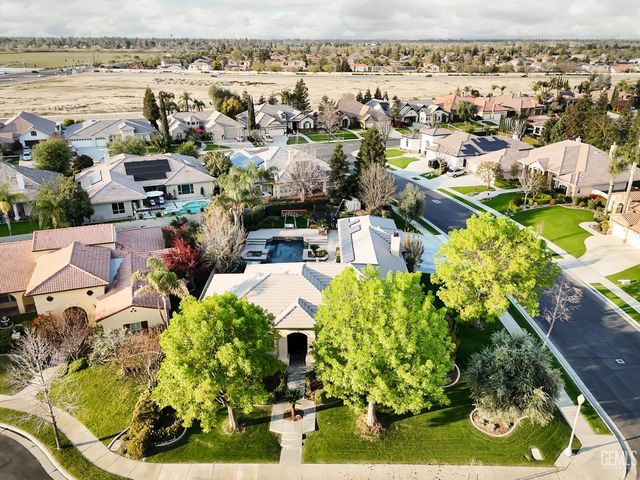 12700 Thronwood Drive, Bakersfield, CA 93311