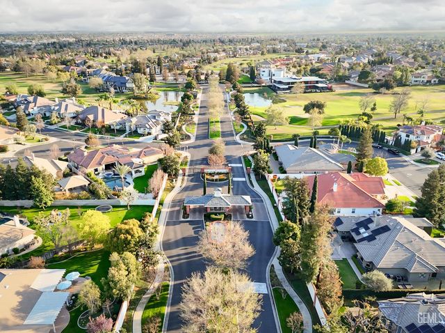 12700 Thronwood Drive, Bakersfield, CA 93311