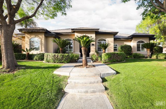 12700 Thronwood Drive, Bakersfield, CA 93311