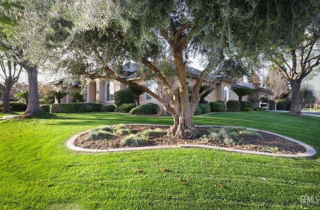 12700 Thronwood Drive, Bakersfield, CA 93311