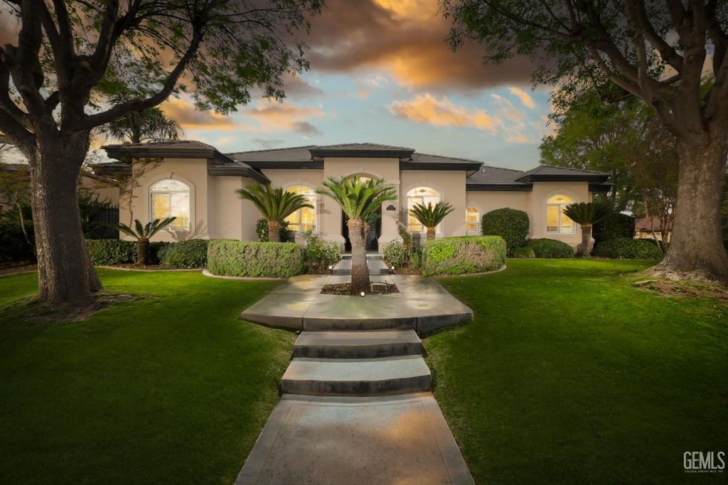 12700 Thronwood Drive, Bakersfield, CA 93311