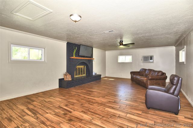 533 S 107th East Avenue, Tulsa, OK 74128