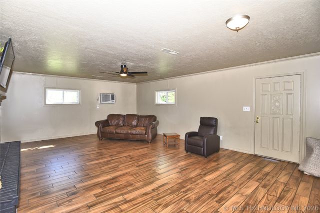 533 S 107th East Avenue, Tulsa, OK 74128