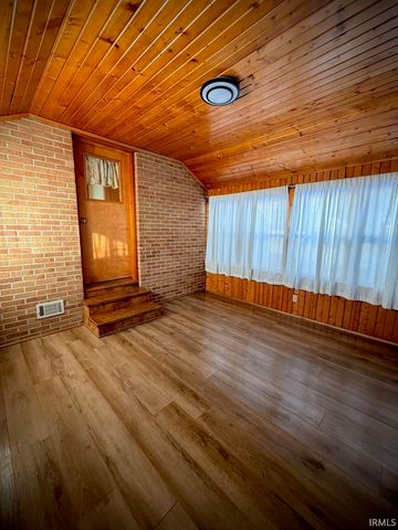 1541 Strong Avenue, Elkhart, IN 46514