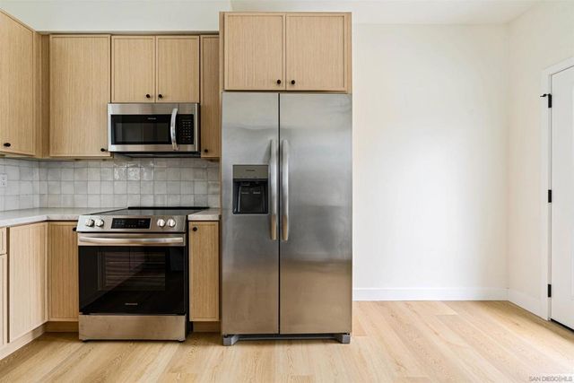 1953 Emerald St, San Diego, CA 92109