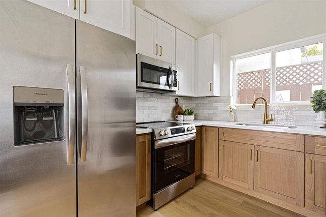 1953 Emerald St, San Diego, CA 92109