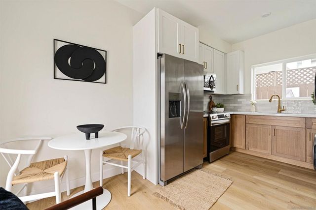 1953 Emerald St, San Diego, CA 92109
