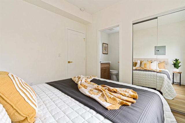 1953 Emerald St, San Diego, CA 92109