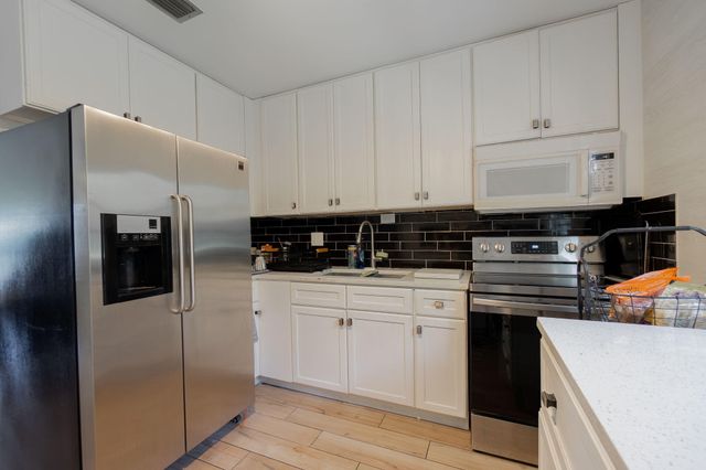 728 RIDGE Road 30, Lantana, FL 33462