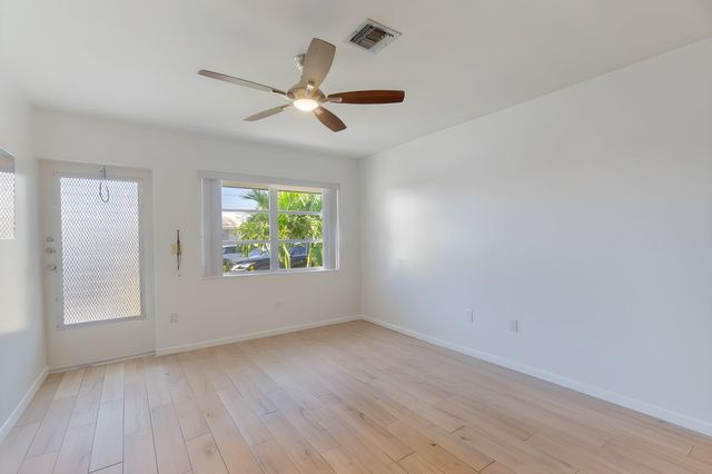728 RIDGE Road 30, Lantana, FL 33462