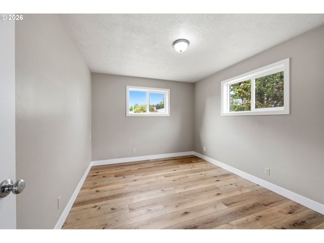 4710 12TH Ave, Keizer, OR 97303