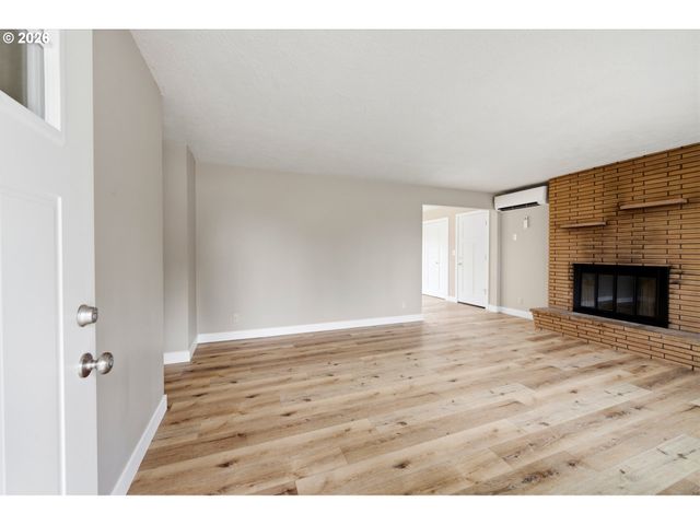 4710 12TH Ave, Keizer, OR 97303