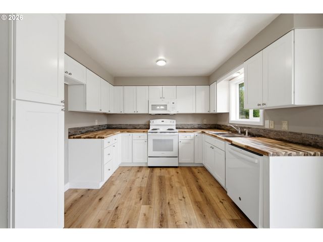4710 12TH Ave, Keizer, OR 97303
