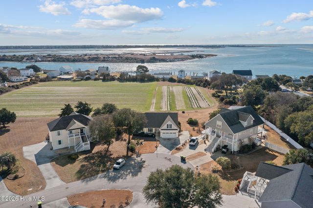 129 Buds Lane, Swansboro, NC 28584