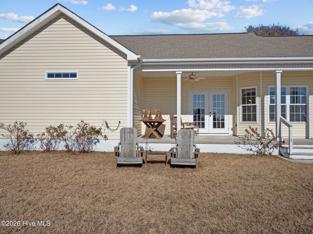 129 Buds Lane, Swansboro, NC 28584