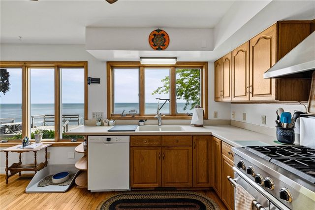 1792 Edgemere Drive, Greece, NY 14612