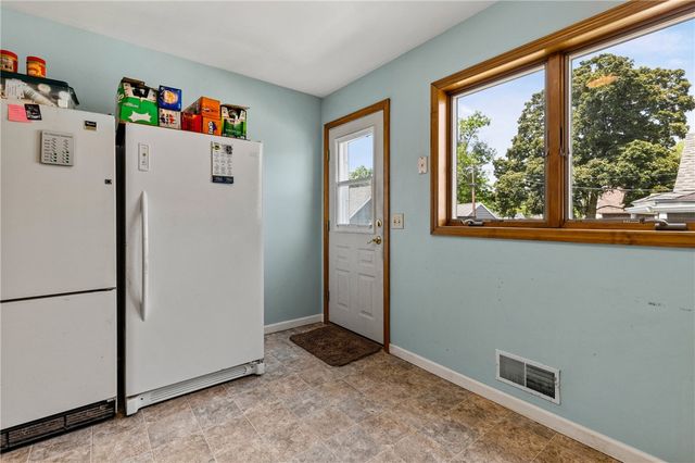 1792 Edgemere Drive, Greece, NY 14612